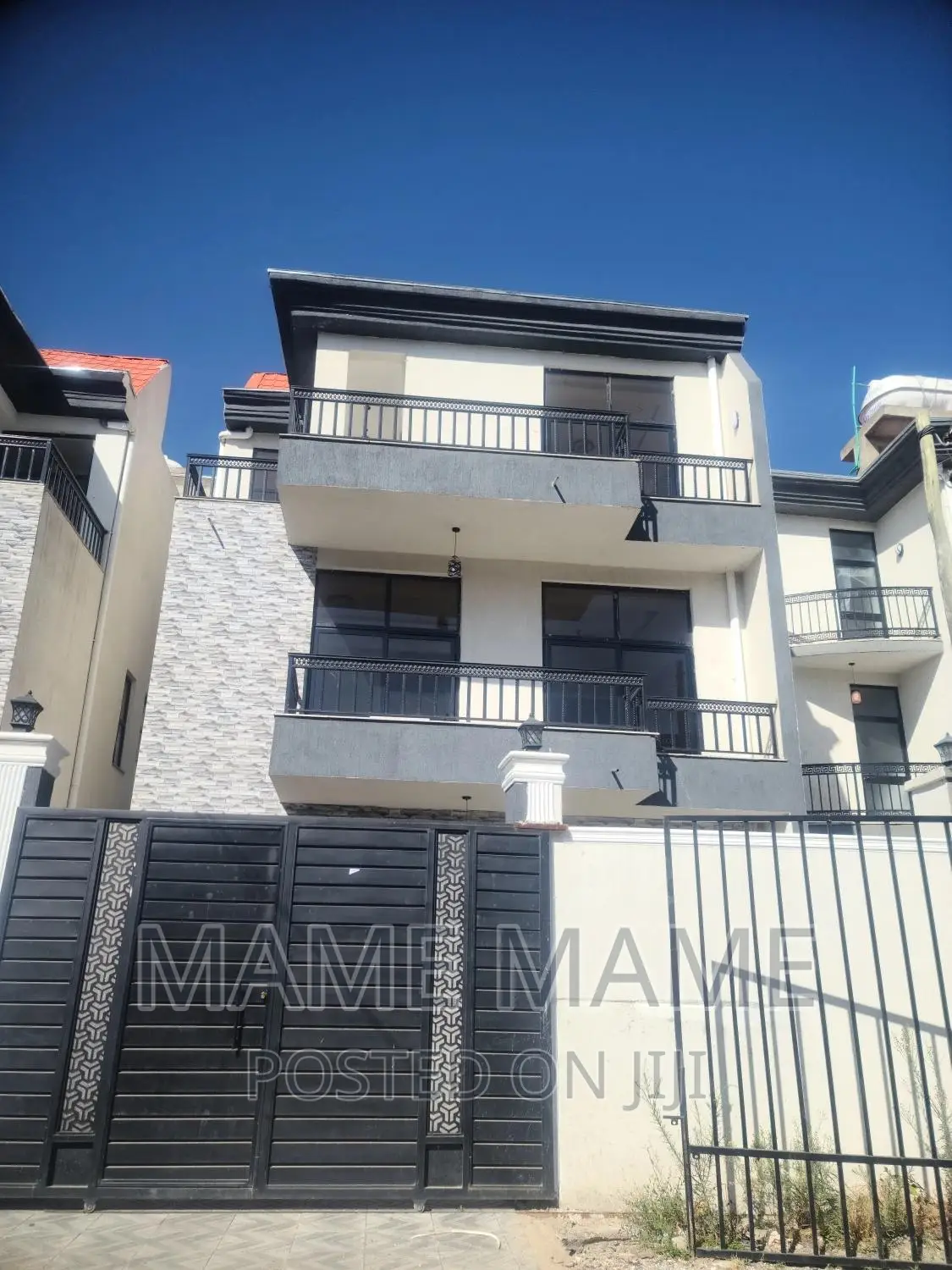 5bdrm House in Addis Abeba, Bole for sale