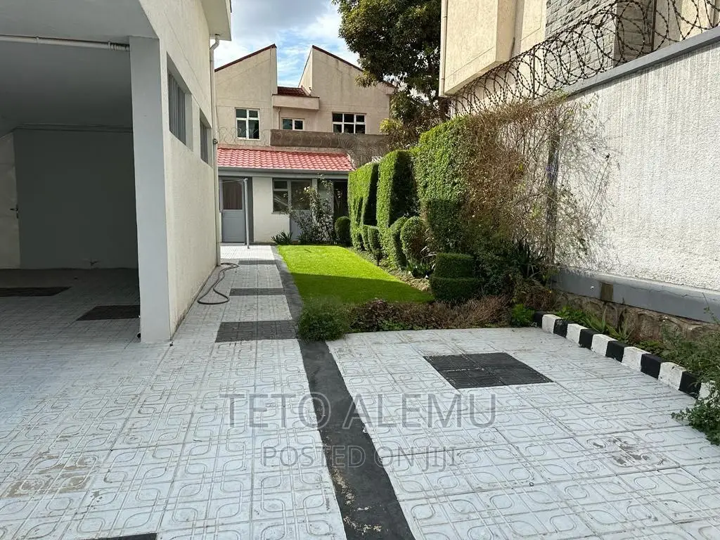 Furnished 5bdrm House in House For Sale, Yeka for sale