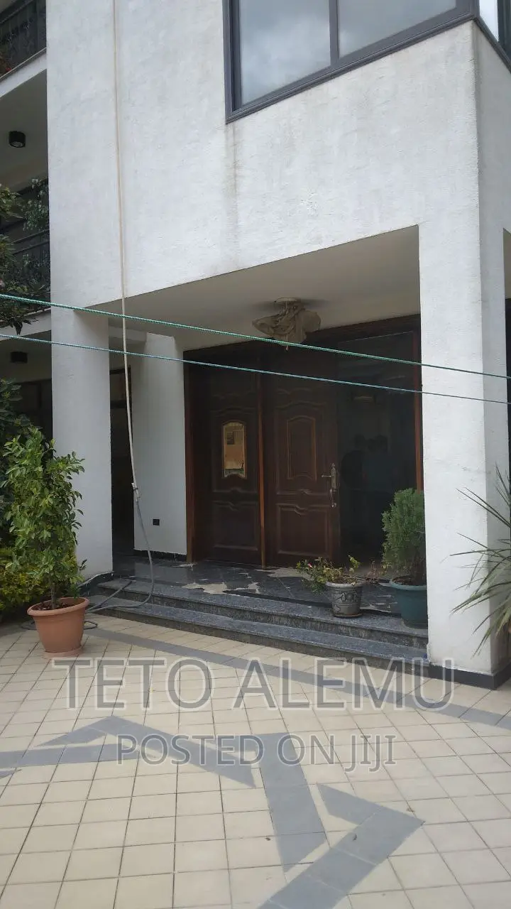 5bdrm House in House For Sale, Bole for sale