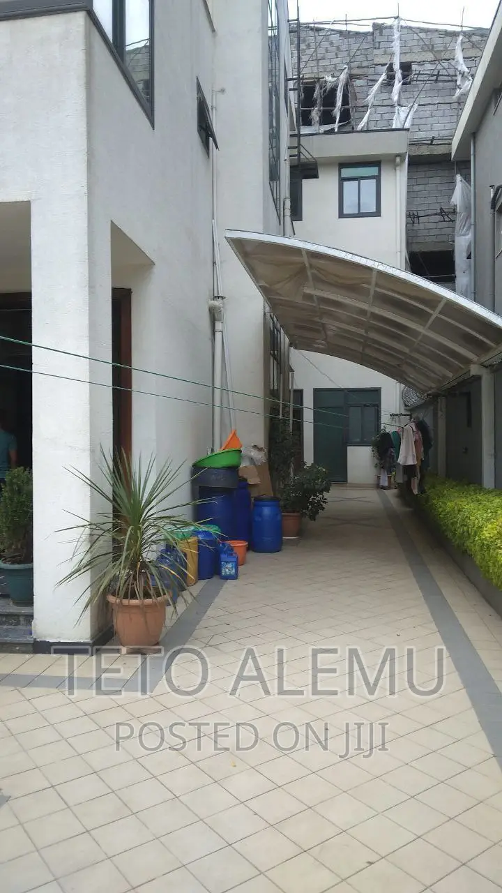 5bdrm House in House For Sale, Bole for sale