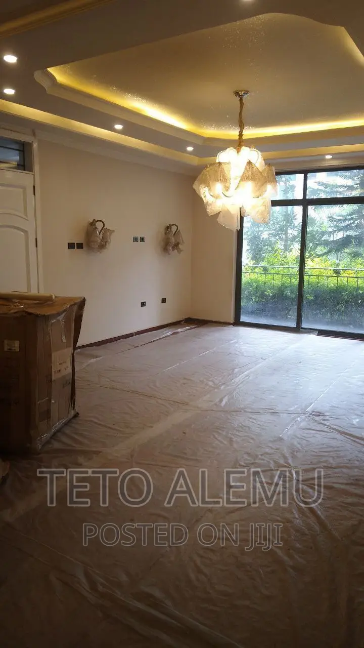 5bdrm House in House For Sale, Bole for sale