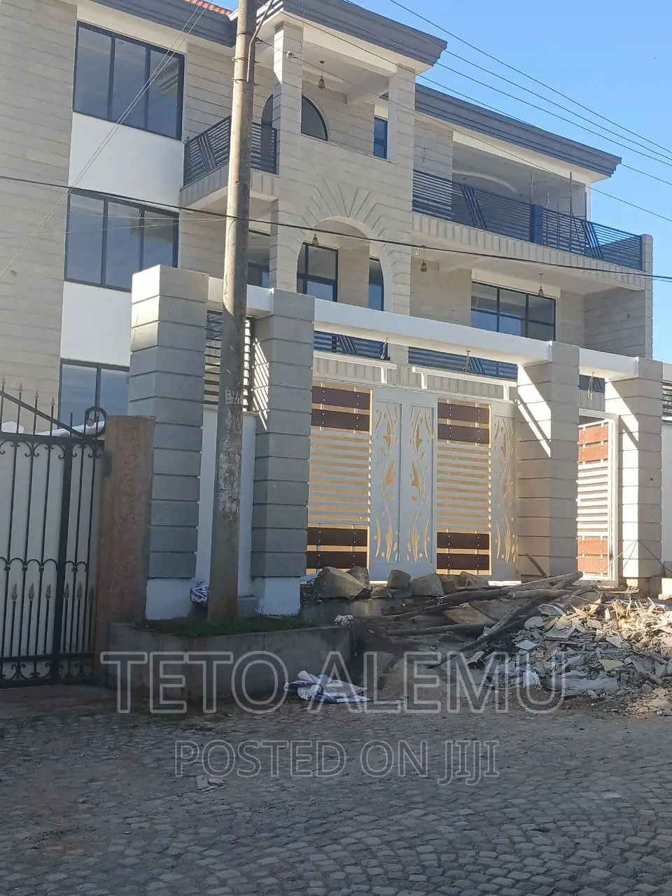 10bdrm House in House For Sale, Bole for sale