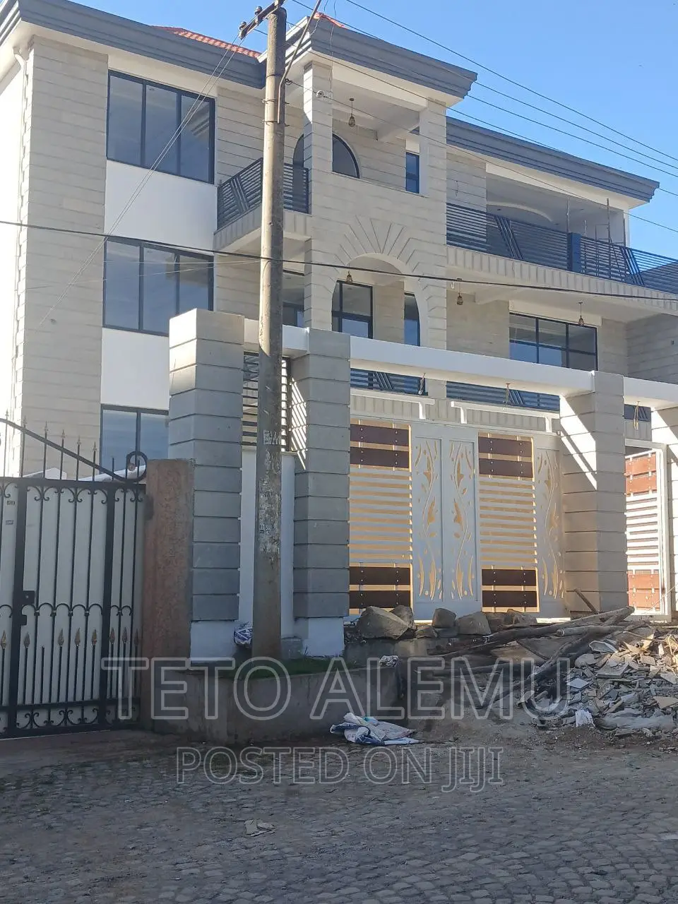10bdrm House in House For Sale, Bole for sale