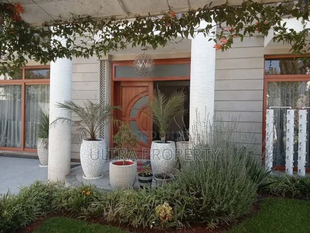 Furnished 4bdrm Villa in Bole for rent