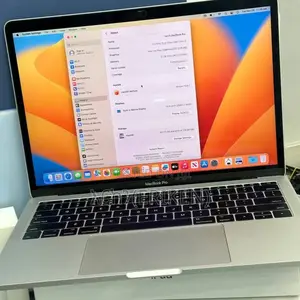 New Laptop Apple MacBook Pro 2017 8GB Intel Core I5 SSD 256GB