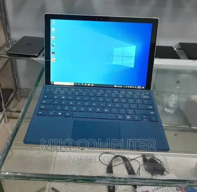 New Laptop Microsoft Surface 8GB Intel Core I5 SSD 256GB