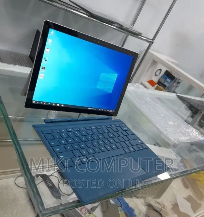 New Laptop Microsoft Surface 8GB Intel Core I5 SSD 256GB