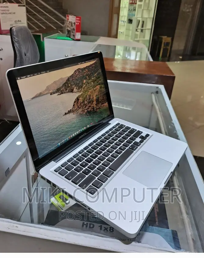 New Laptop Apple MacBook Pro 2012 4GB Intel Core i5 HDD 500GB