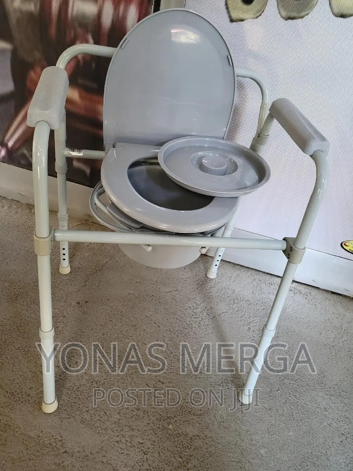 Height-Adjustable Potty Chair:Easy:Adjustable Convenience