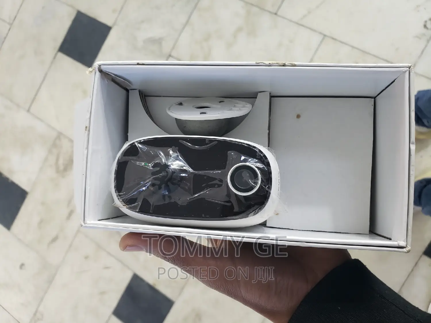 ባትሪ ያላቸውን ካሜራ በማስገጠም መብራት ሲጠፋ መጨነቅን የሚያስቀር Security Camera