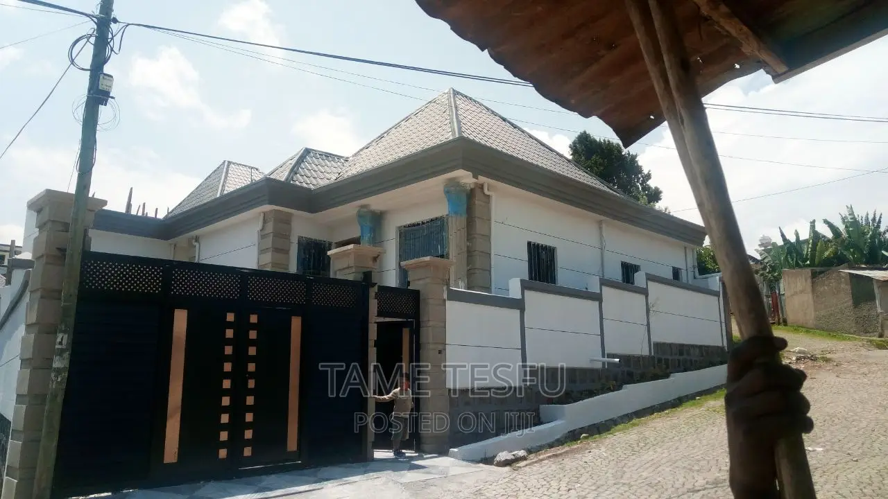 Furnished 4bdrm House in Abm Mariam, Yeka for sale