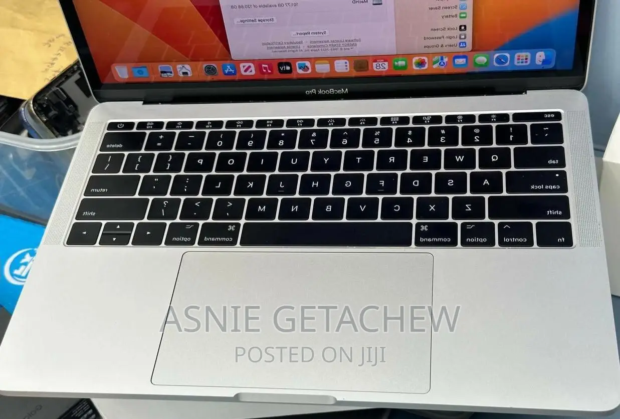 New Laptop Apple MacBook Pro 2017 8GB Intel Core I5 SSD 256GB