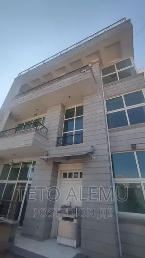 5bdrm House in House For Sale, Yeka for sale