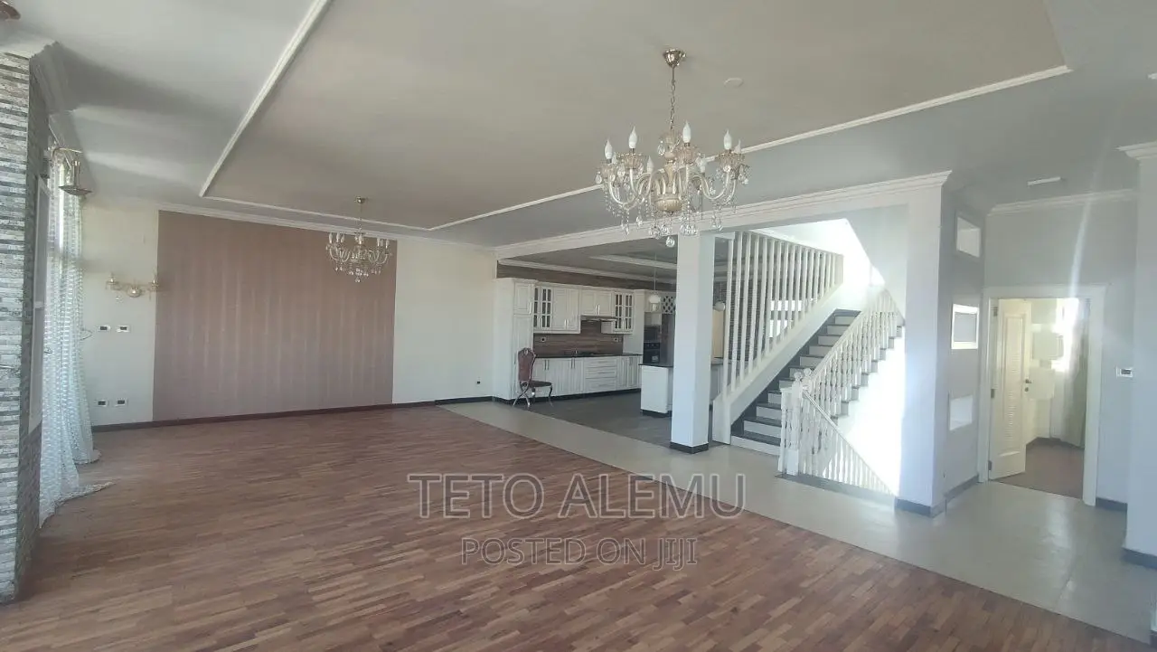 5bdrm House in House For Sale, Yeka for sale