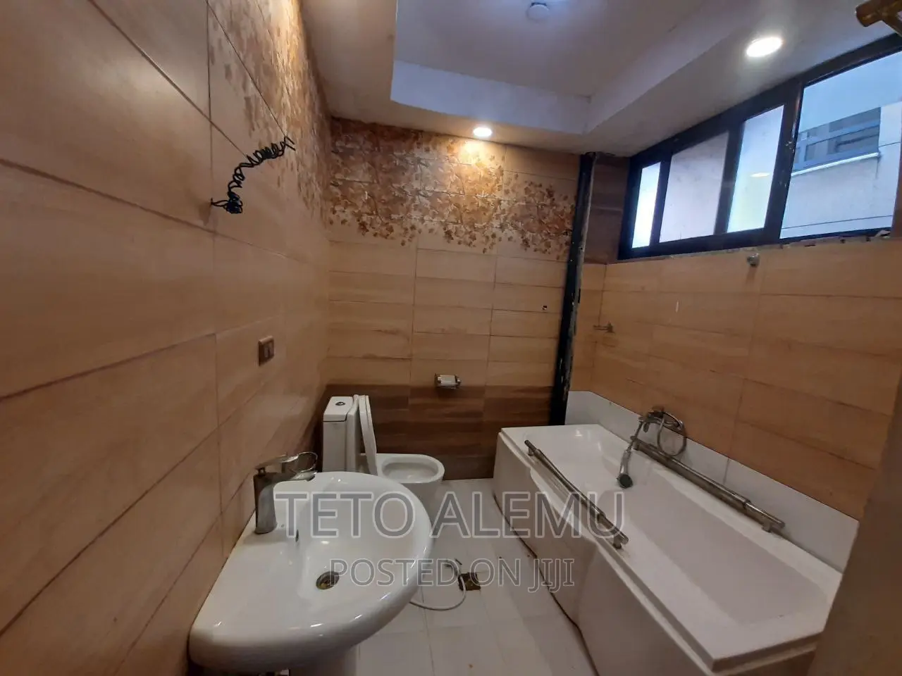 6bdrm House in House For Sale, Bole for sale