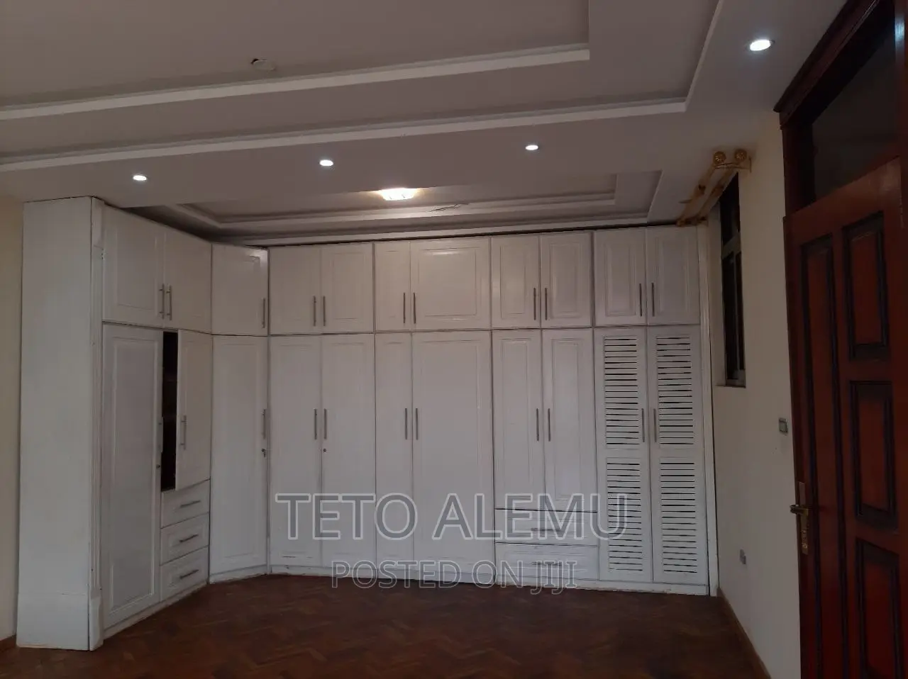 6bdrm House in House For Sale, Bole for sale