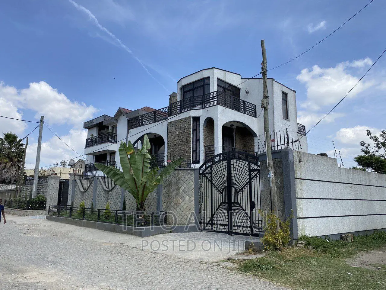 6bdrm House in House For Sale, Bole for sale