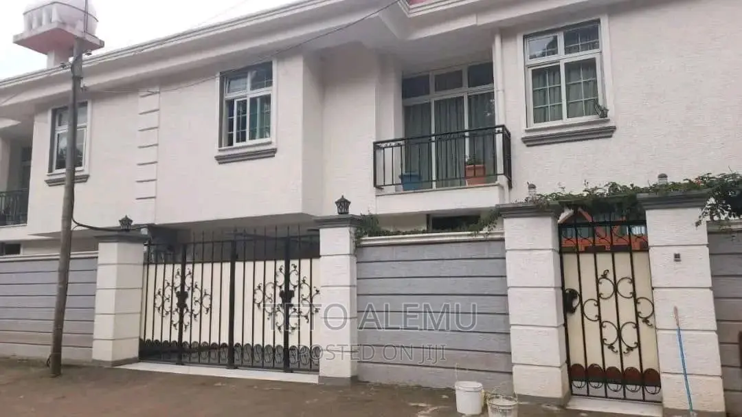 7bdrm House in House For Sale, Yeka for sale