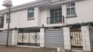 7bdrm House in House For Sale, Yeka for sale