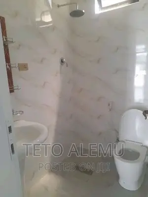 7bdrm House in House For Sale, Yeka for sale