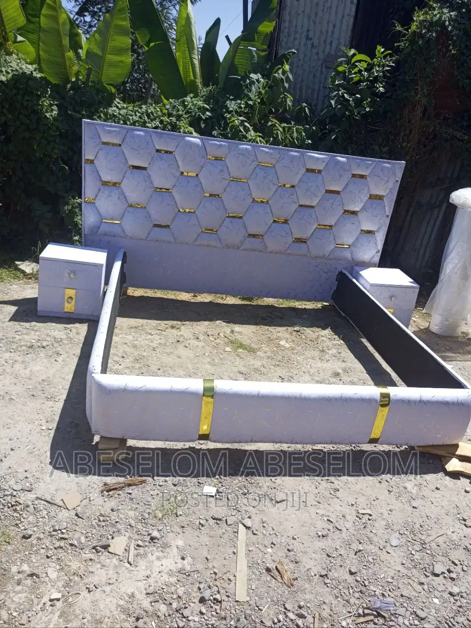 1,50 Cm ታፒሴሪ አልጋዎች