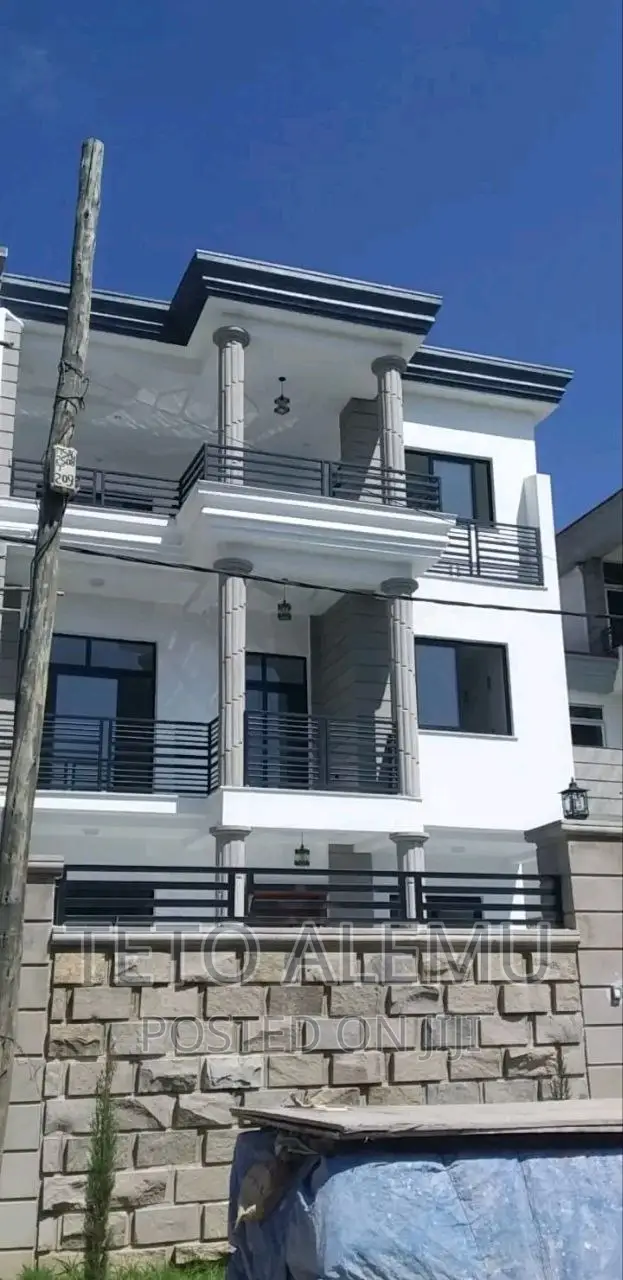 5bdrm House in House For Sale, Bole for sale