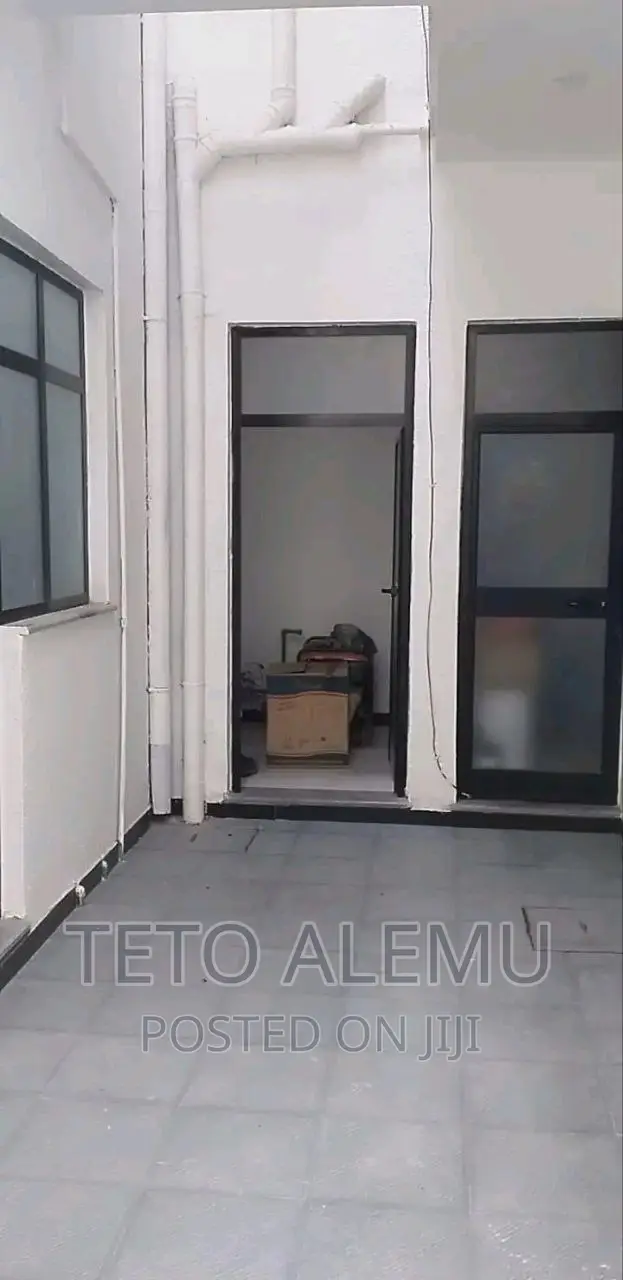 5bdrm House in House For Sale, Bole for sale