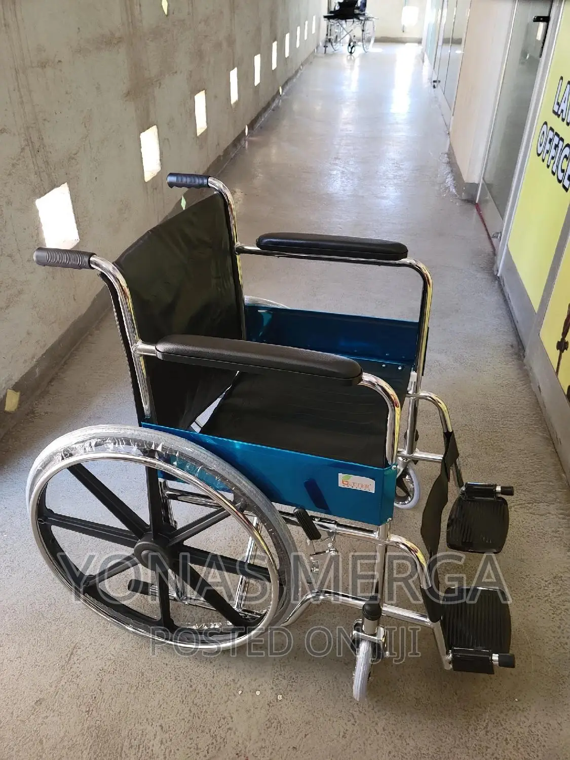 Cozyroll 24:Comfort-Driven Wheelchair With 24-Inch Wheels"