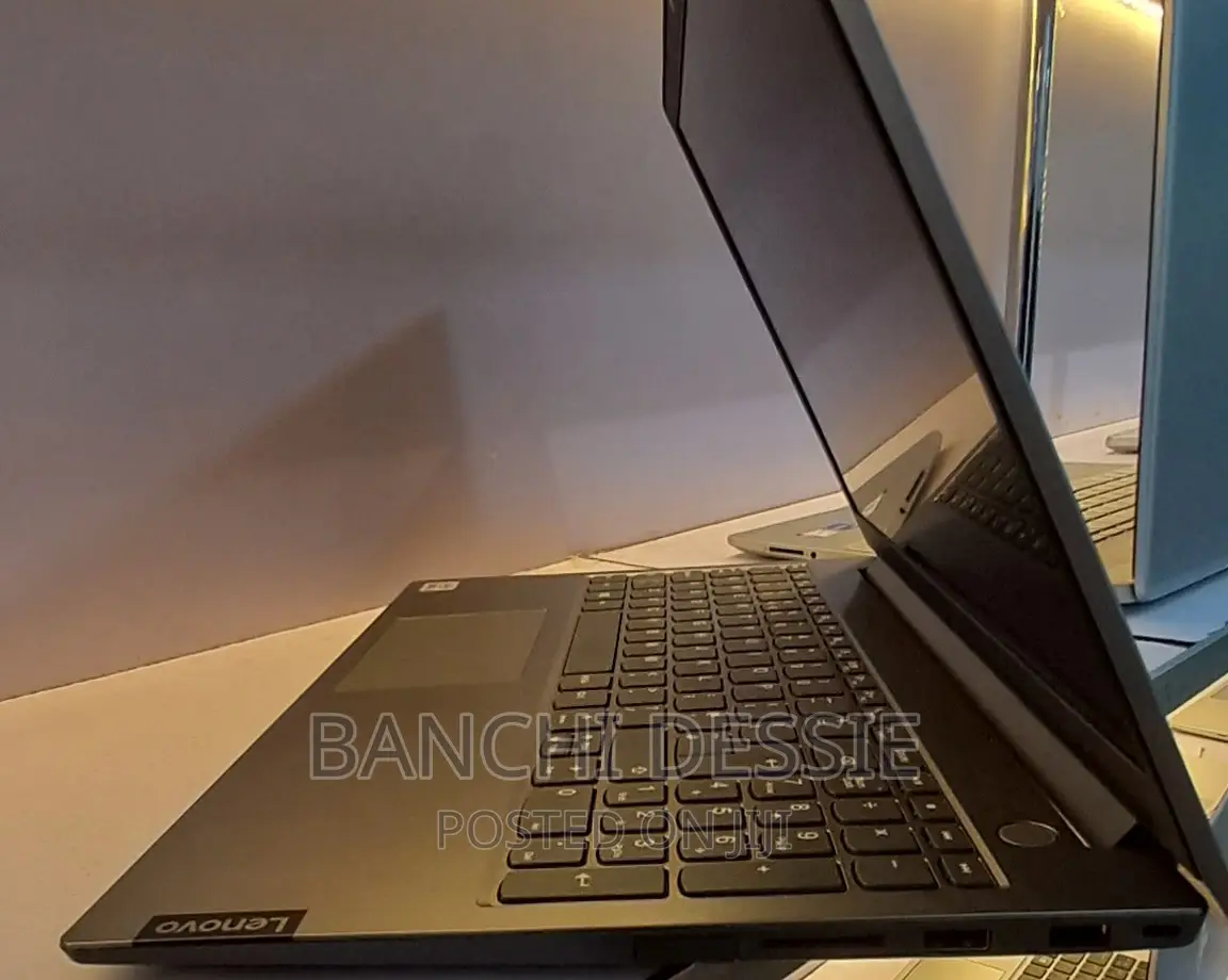New Laptop Lenovo 8GB Intel Core I5 SSD 512GB