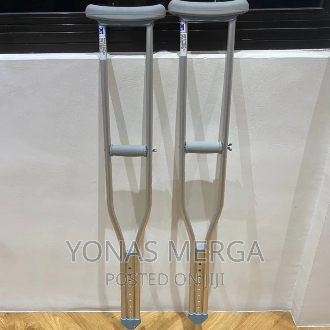 Versatile Axillary Crutche:Customizable Support for Mobility