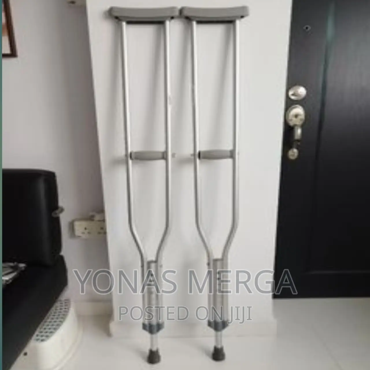 Fold-N-Go Adjustable Crutches:Lightweight Mobility Move