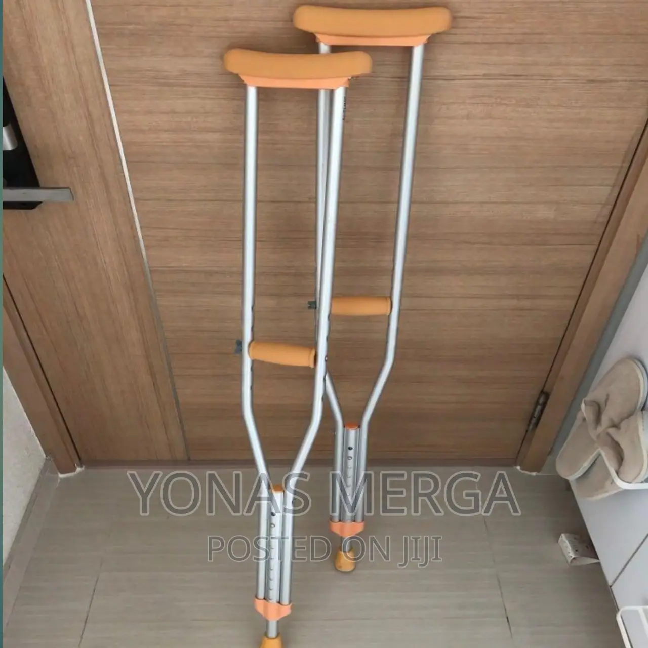 Crutches/Crutche/Ergonomic Design Ensures Comfort During Use