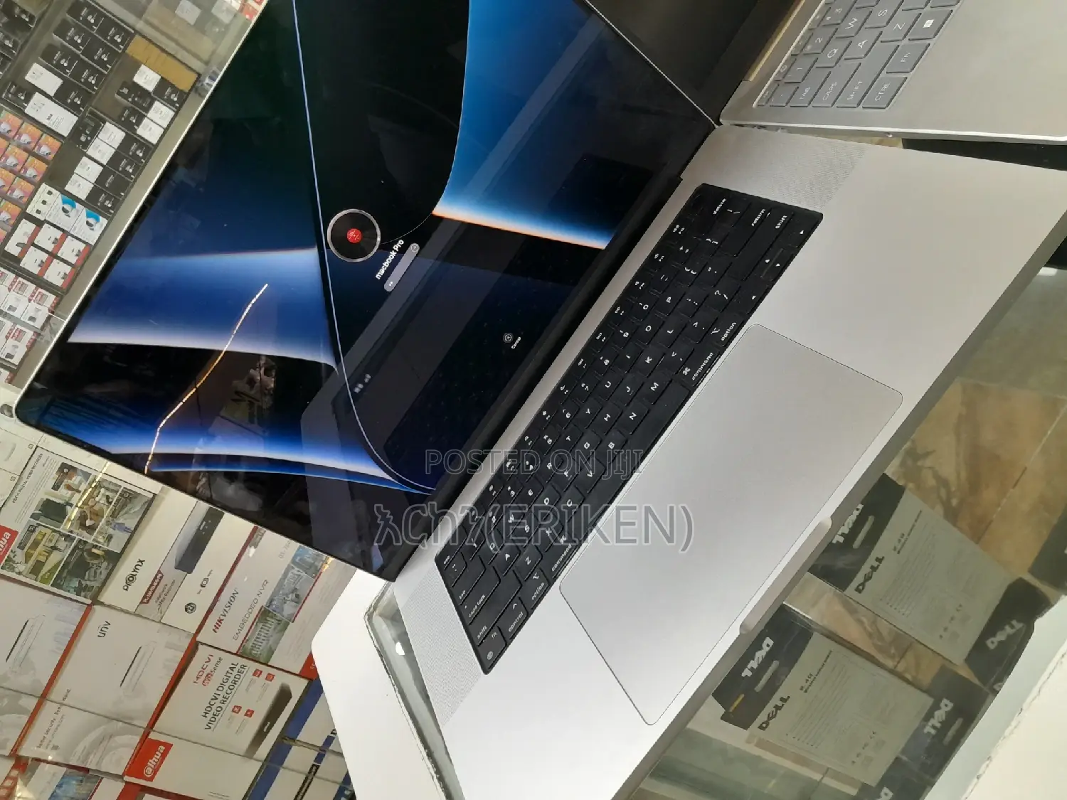 New Laptop Apple MacBook Pro 2021 M1 16GB Apple M1 Pro SSD 512GB