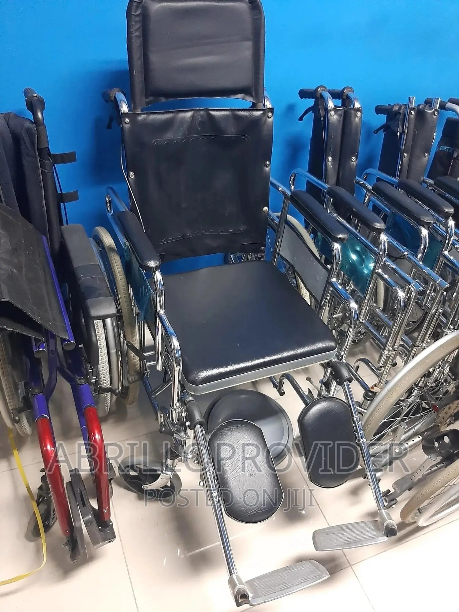 Used Reclining Toilet Wheelchair?Wheelchair<Wheelchair<Wheel