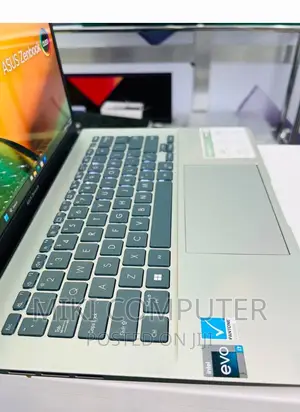 Photo - New Laptop HP ZBook 14 16GB Intel Core I7 SSD 512GB