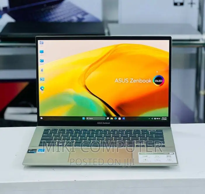 New Laptop HP ZBook 14 16GB Intel Core I7 SSD 512GB