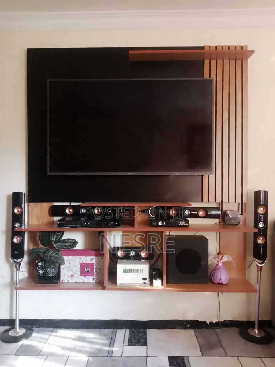 ውብ እና ማራኪ ቲቪ ስታንዶች