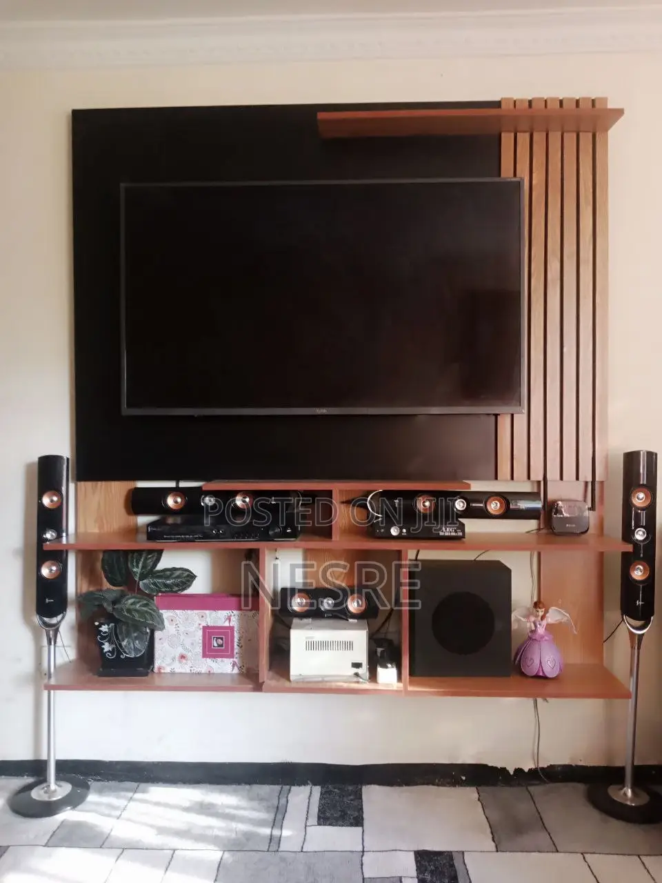 ውብ እና ማራኪ ቲቪ ስታንዶች