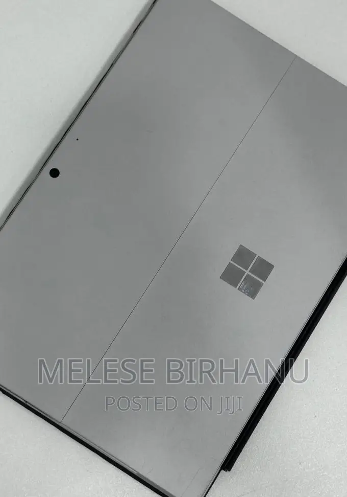 New Laptop Microsoft Surface 8GB Intel Core I5 SSD 256GB