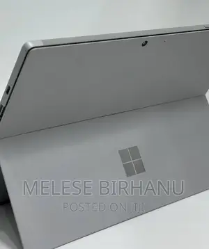 New Laptop Microsoft Surface 8GB Intel Core I5 SSD 256GB