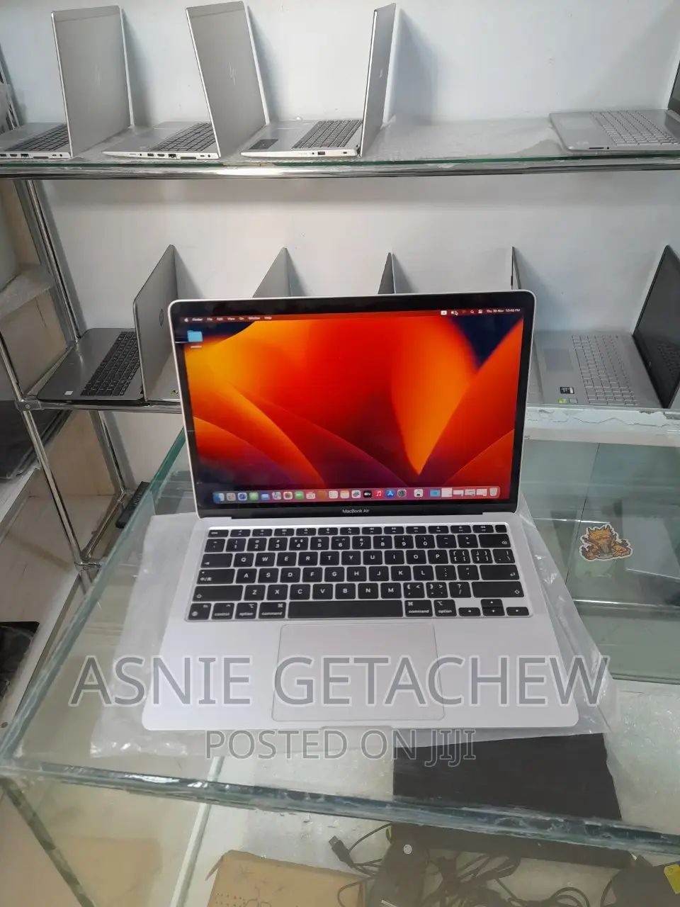 New Laptop Apple MacBook Pro M1 8GB Intel Core I7 SSD 256GB