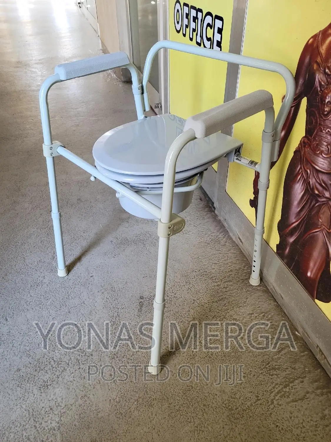 Commode Chair Foldable,Adjustable,Ideal for Toilet/Potty Use