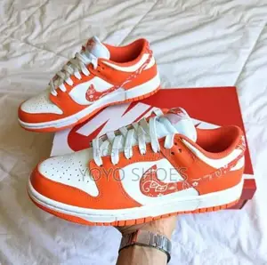 Nike Dunk Low