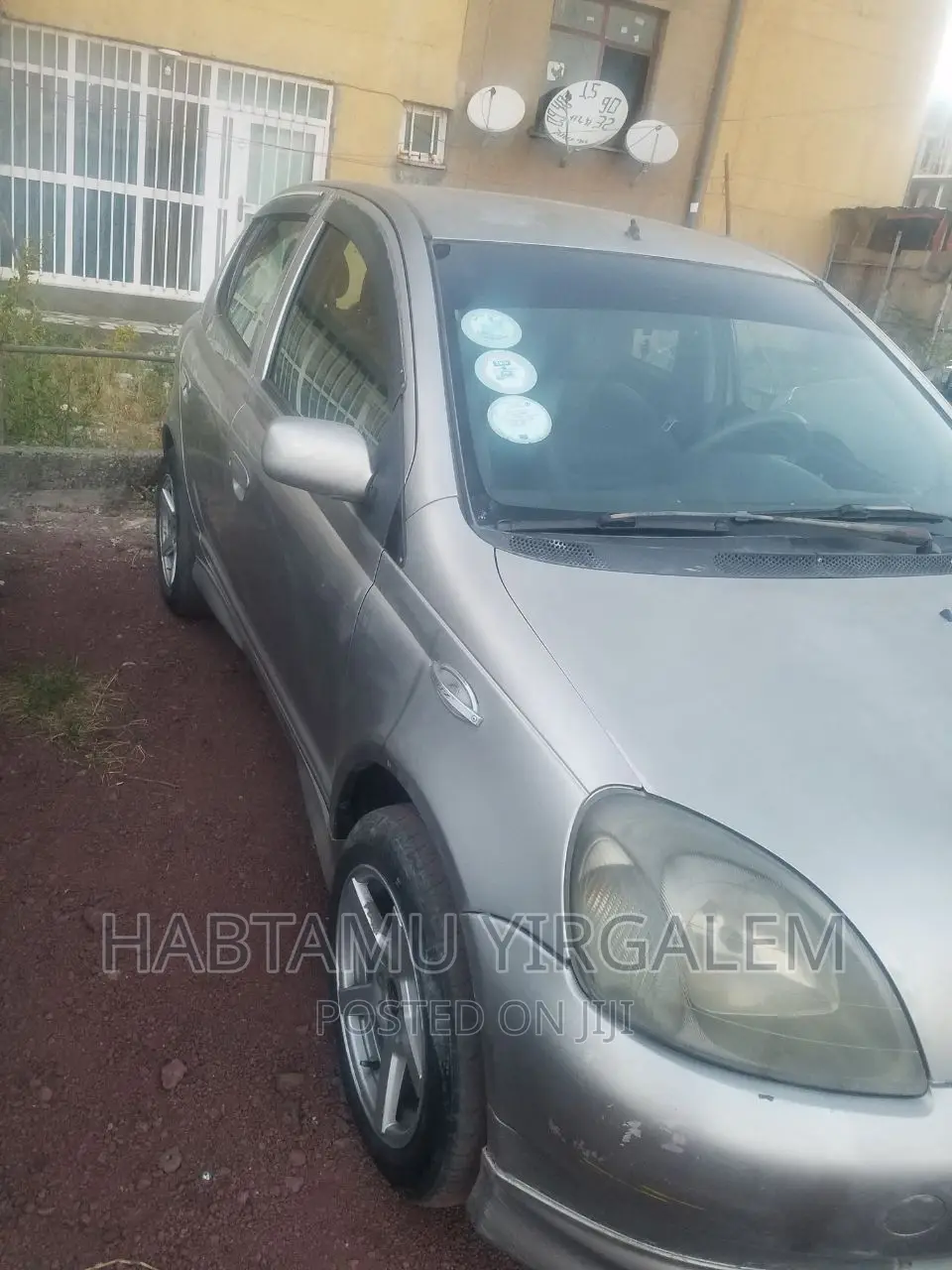 Toyota Vitz 2001 Gray