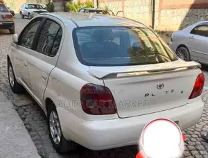 Toyota Platz 2001 White