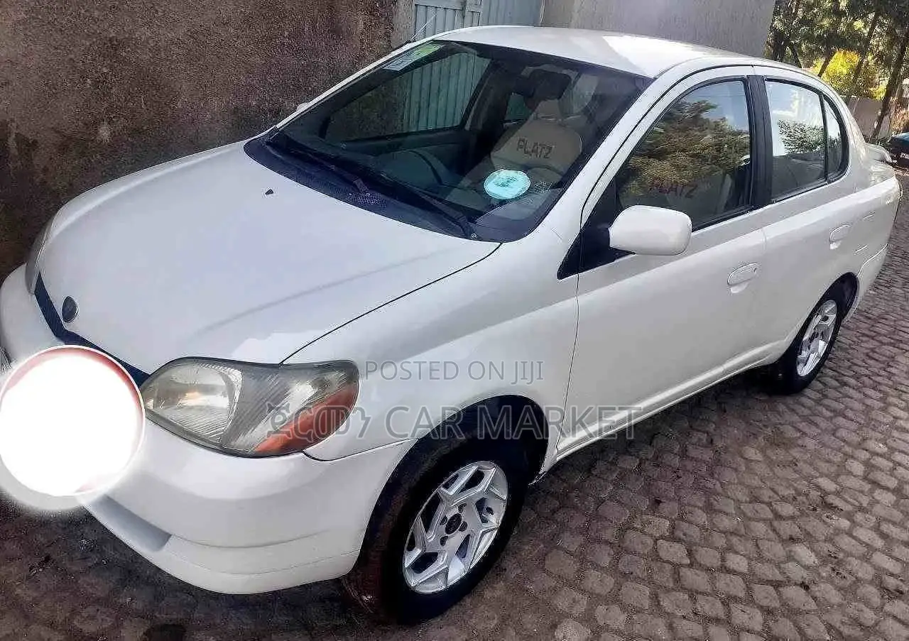 Toyota Platz 2001 White