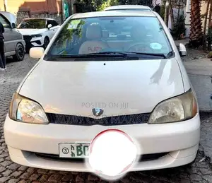 Photo - Toyota Platz 2001 White