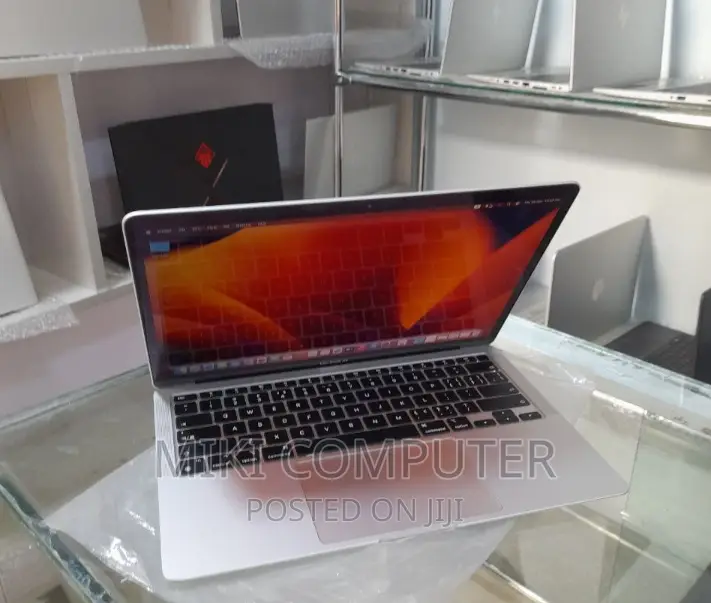 New Laptop Apple MacBook Air 2020 M1 8GB Intel SSD 256GB