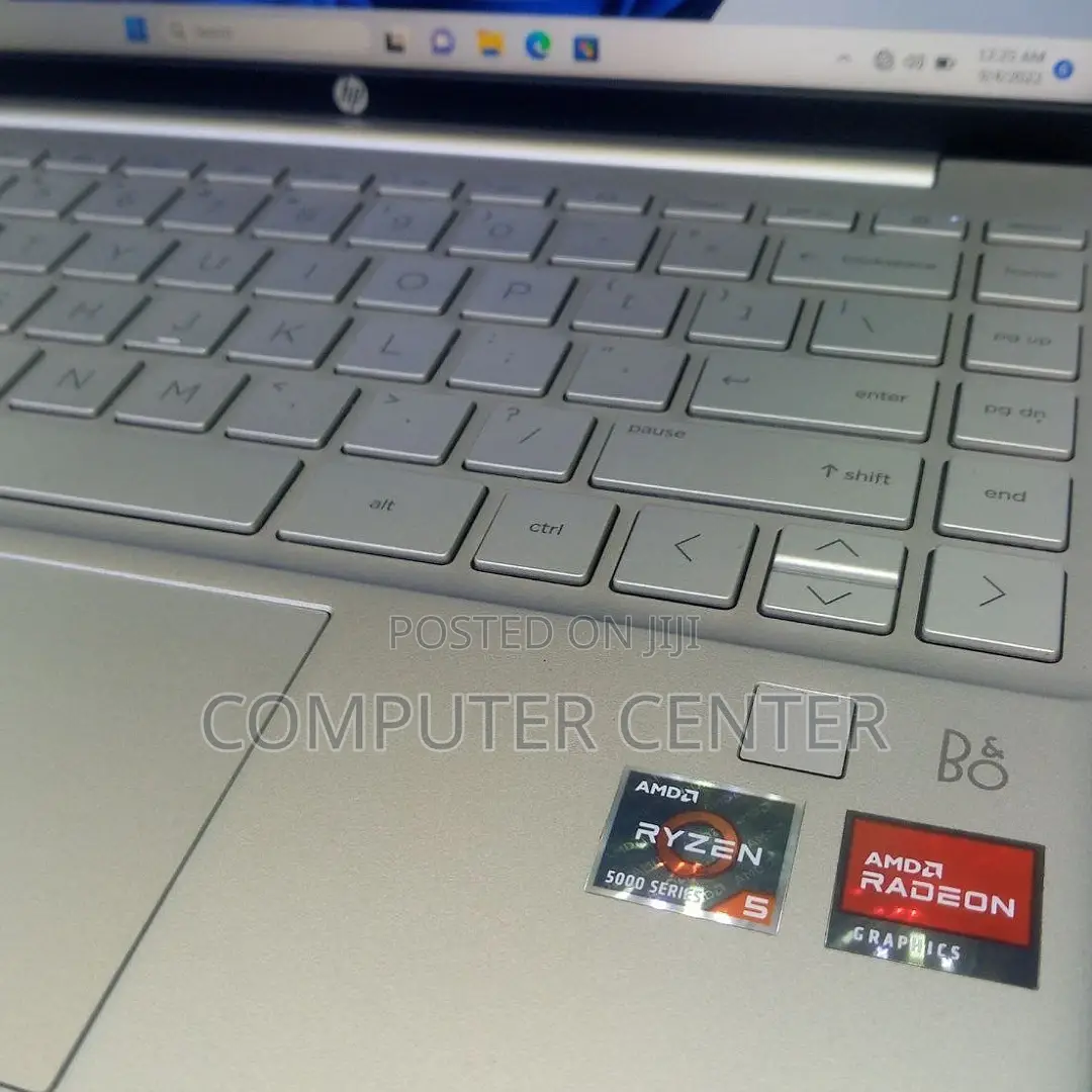 New Laptop HP Pavilion 13 8GB AMD Ryzen 5 SSD 512GB