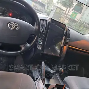 Toyota Land Cruiser 2012 White